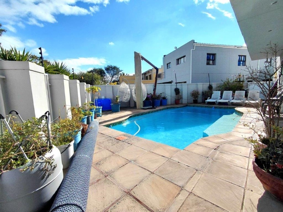 4 Bedroom Property for Sale in Fairview Golf Estate Western Cape